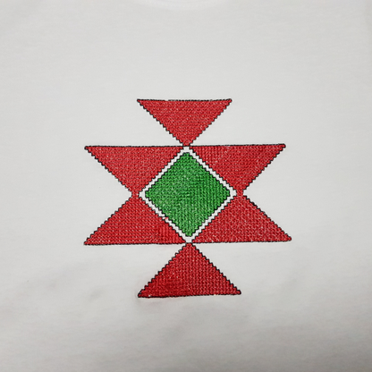 Дамска тениска с бродерия "Китна" - бяла